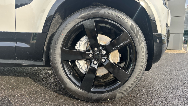 Land Rover Defender 3.0 D350 X-Dynamic HSE 90 3dr Auto Diesel Estate